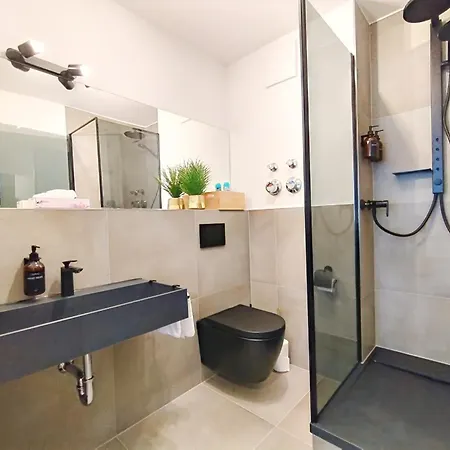 Lägenhet Design Fuer Bis Zu 4 Im 2 Og, Modern, Dachterrasse, Grill, Ruhige Lage, Plus, Wii, Lan Und Wlan Nürnberg