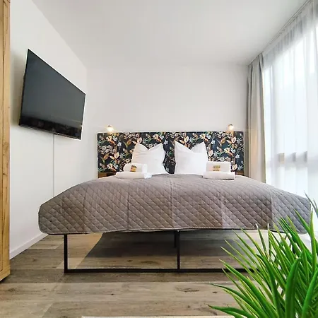 Design Fuer Bis Zu 4 Im 2 Og, Modern, Dachterrasse, Grill, Ruhige Lage, Plus, Wii, Lan Und Wlan Nürnberg