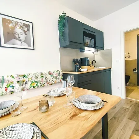 Design Fuer Bis Zu 4 Im 2 Og, Modern, Dachterrasse, Grill, Ruhige Lage, Plus, Wii, Lan Und Wlan * Nürnberg