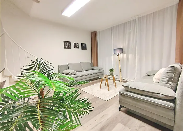 Design Fuer Bis Zu 4 Im 2 Og, Modern, Dachterrasse, Grill, Ruhige Lage, Plus, Wii, Lan Und Wlan Norimberga