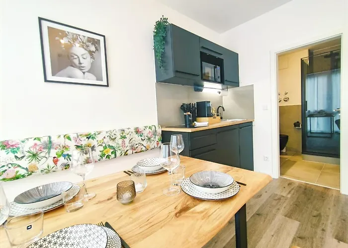 Design Fuer Bis Zu 4 Im 2 Og, Modern, Dachterrasse, Grill, Ruhige Lage, Plus, Wii, Lan Und Wlan * Norimberga
