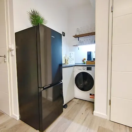 Design Fuer Bis Zu 4 Im 2 Og, Modern, Dachterrasse, Grill, Ruhige Lage, Smart Tv, Wii, Lan Und Wlan ニュルンベルク
